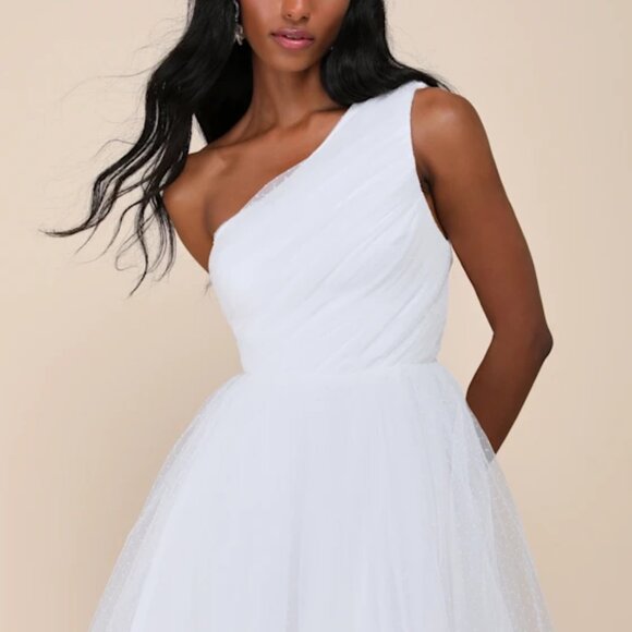 NWT Lulu's Exceptional Moments White Swiss Dot One-Shoulder Mini Dress Size S - Picture 2 of 11